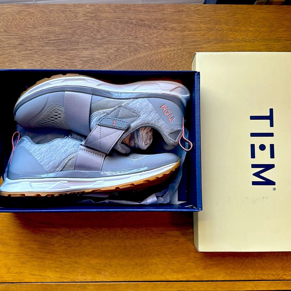 Tiem gray spinning cycle shoes with cleats like new with box hardly worn size 6